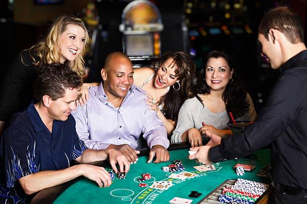 Platform Reliability Factors for casino trực tuyến uy tín Users