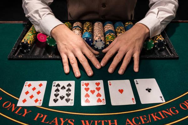Discover Poker Table Favorites through an online casino Singapore Site for Casino Fans