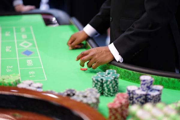 Finding Entertaining Card Games through an online casino Singapore Site for Table Fans